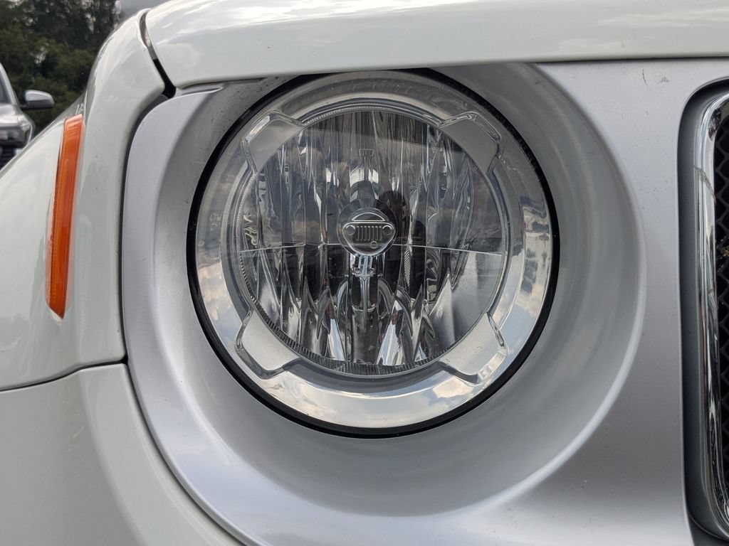Used 2018 Jeep Renegade Limited FWD image 12