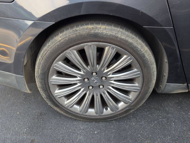Used 2014 Lincoln MKS AWD image 7