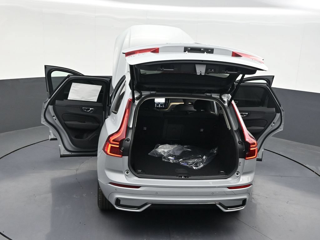 New 2026 Volvo XC60 B5 Core AWD/4WD image 33