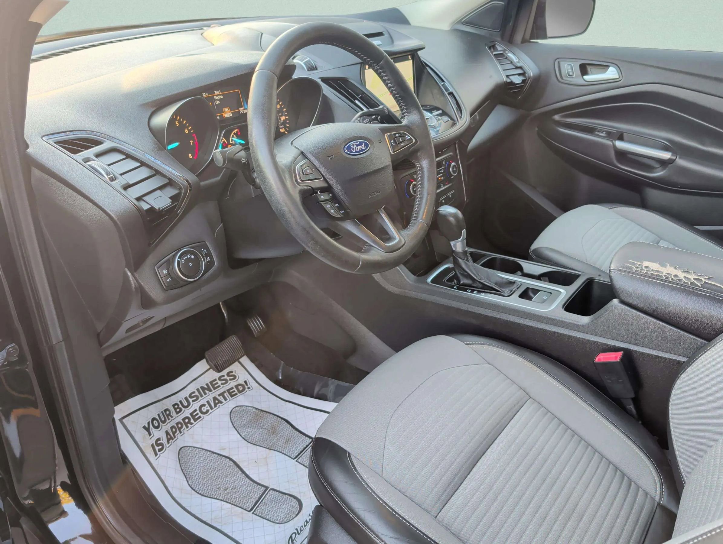 Used 2017 Ford Escape Titanium image 29