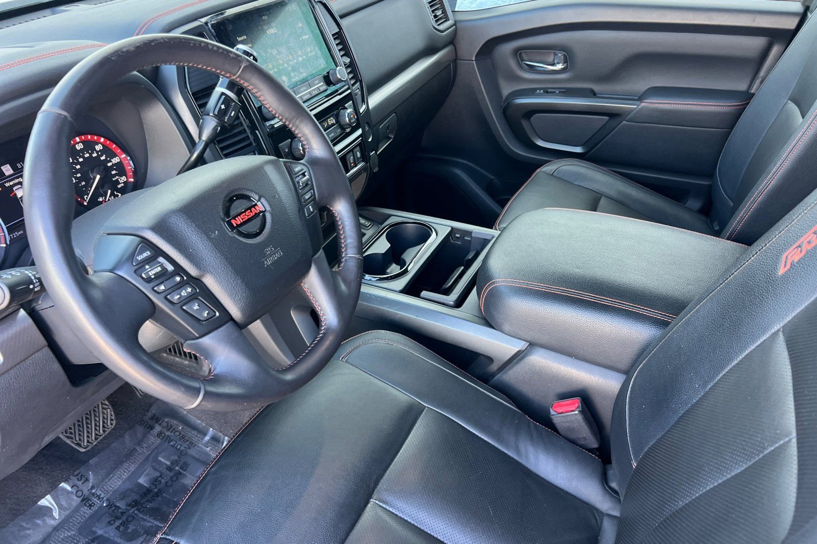 Used 2021 Nissan Titan PRO-4X w/ Pro-4x Convenience Package AWD/4WD image 10