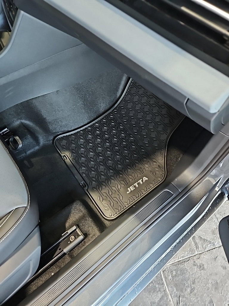 New 2026 Volkswagen Jetta SE image 14