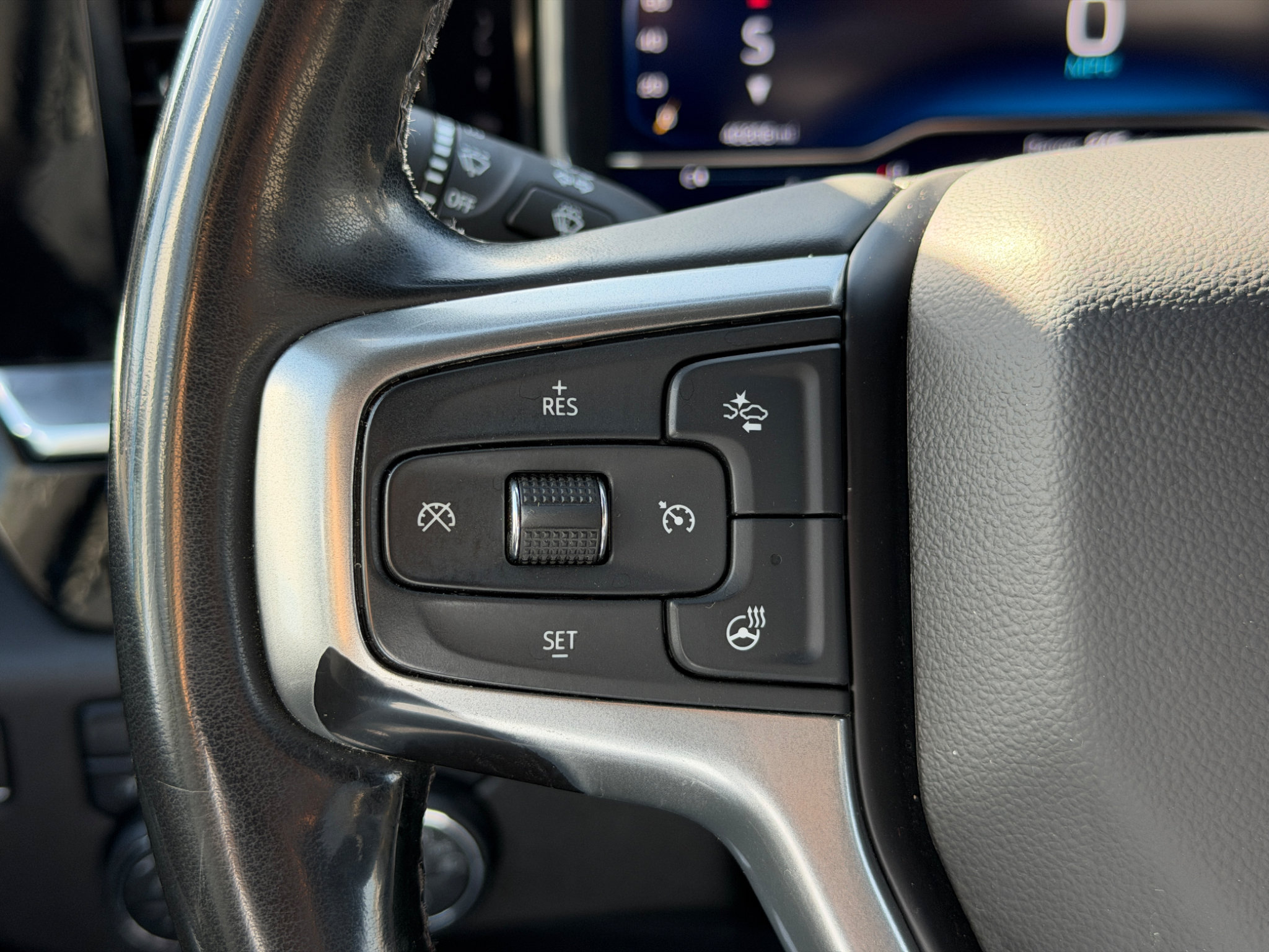 Used 2025 Chevrolet Silverado 3500 LT w/ Safety Package AWD/4WD image 9