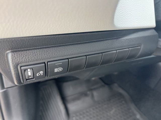 Used 2025 Toyota Corolla SE image 13
