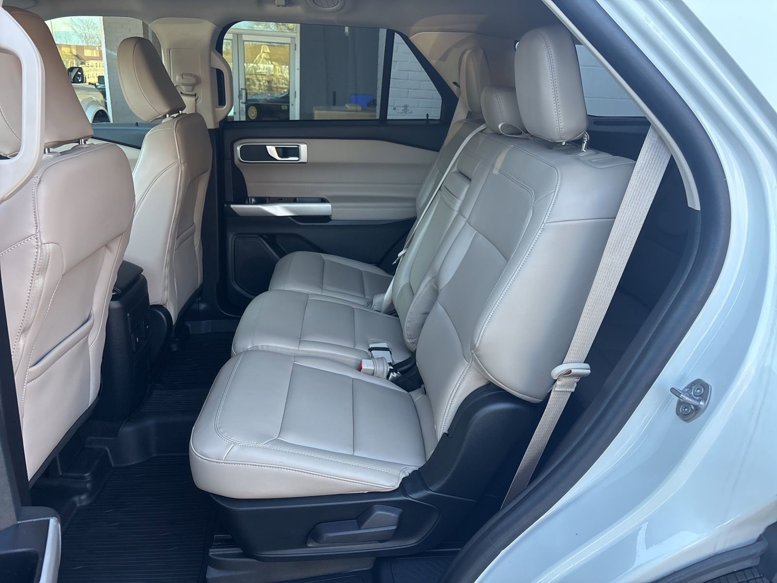 Certified 2023 Ford Explorer XLT w/ Equipment Group 202A AWD/4WD image 39