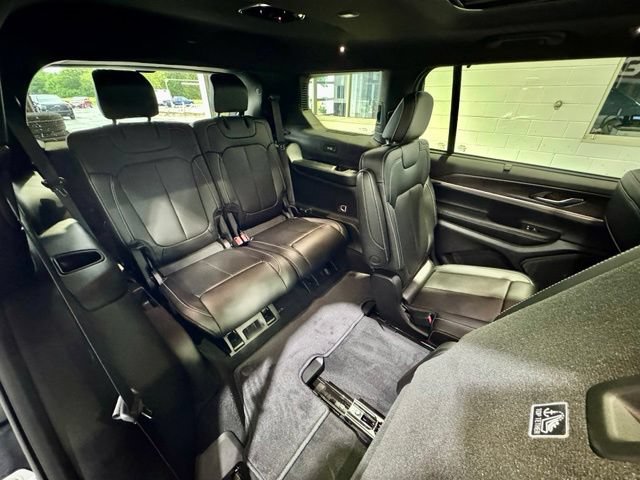 Used 2025 Jeep Grand Cherokee L Limited w/ Luxury Tech Group II AWD/4WD image 14