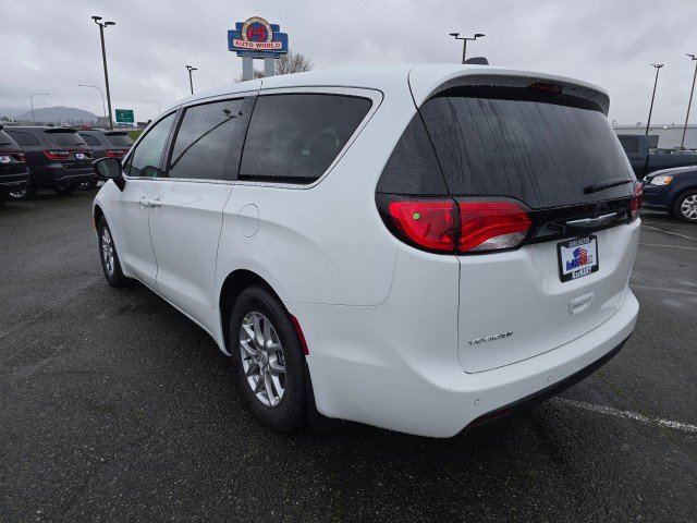 New 2026 Chrysler Voyager LX FWD image 5