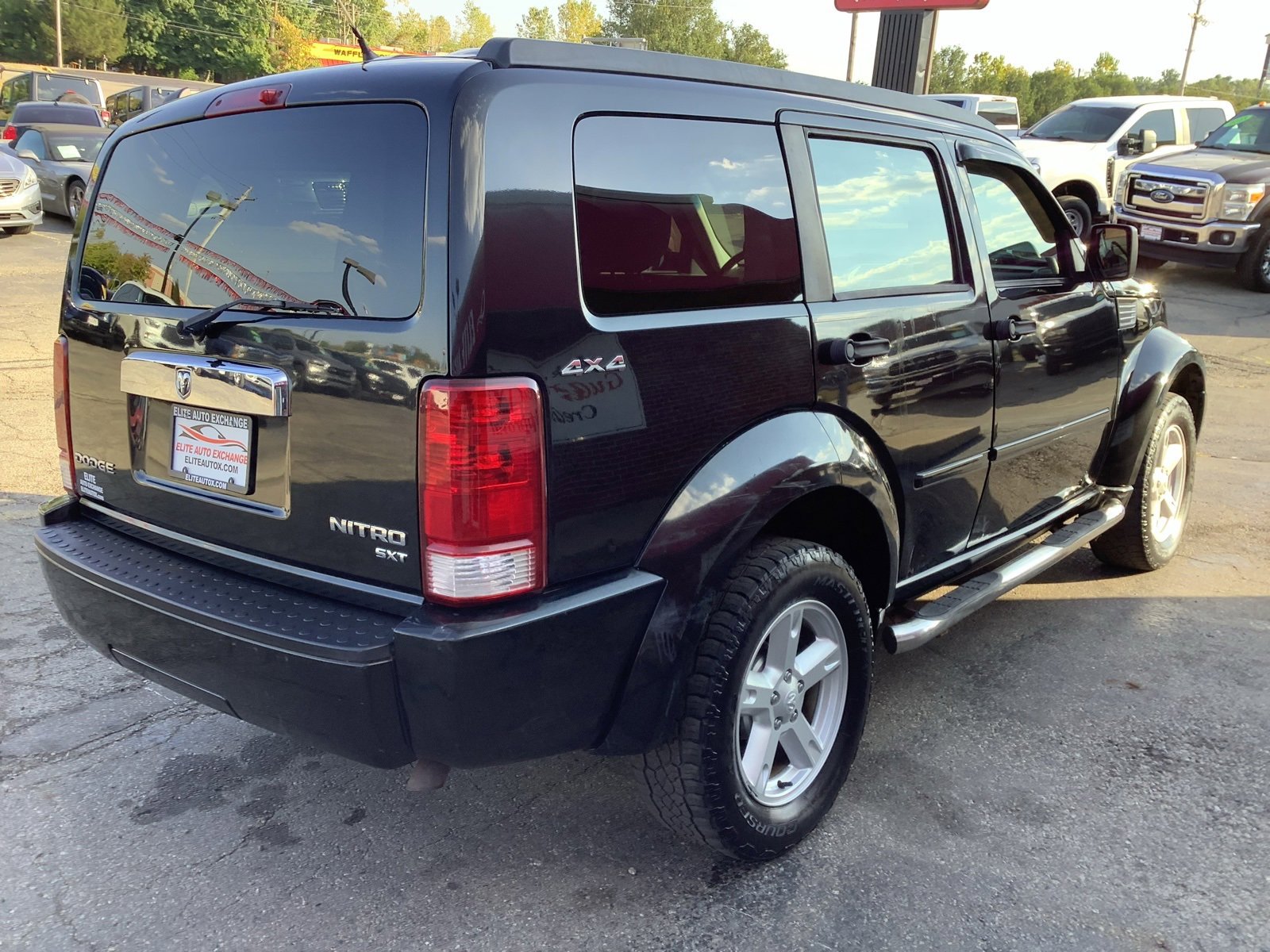 Used 2011 Dodge Nitro SXT image 7