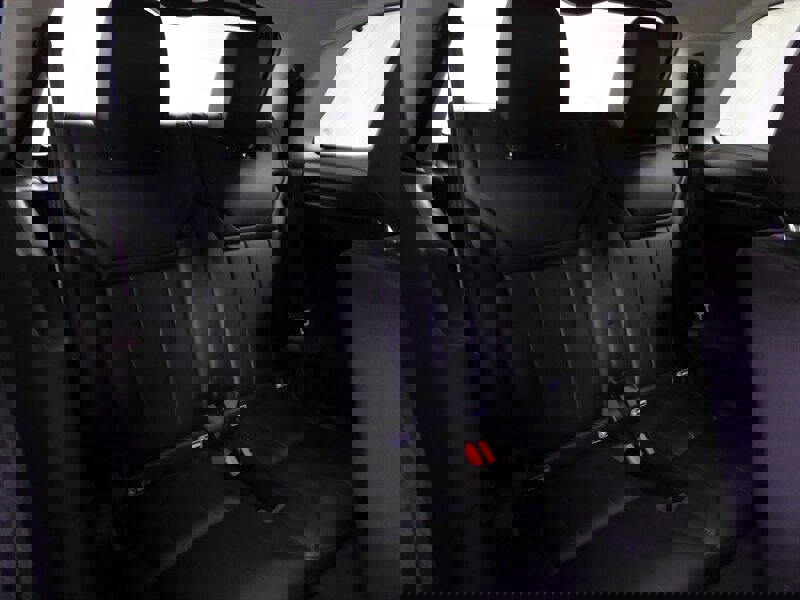 Used 2017 Land Rover Discovery HSE image 33