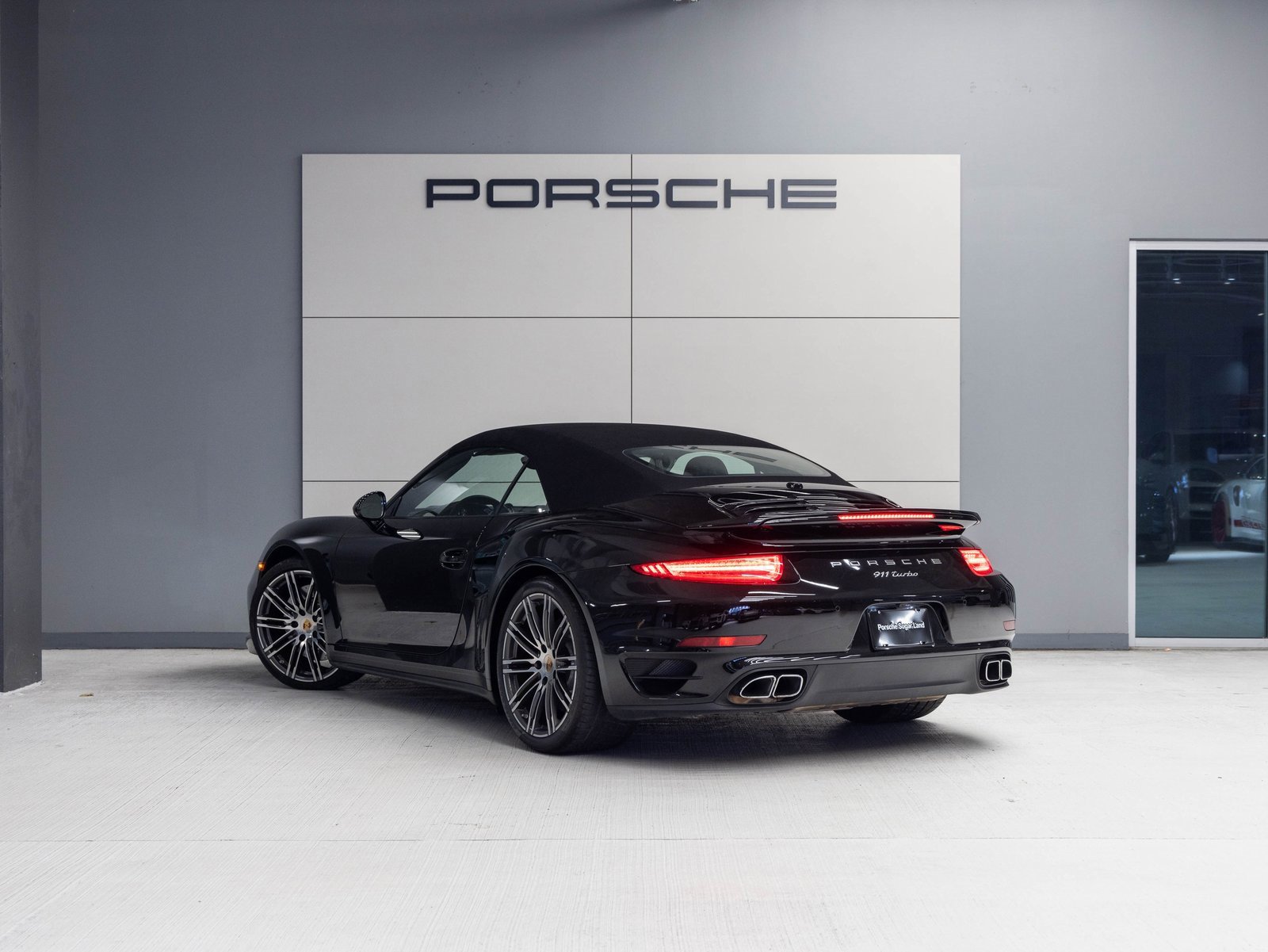 Used 2015 Porsche 911 Turbo image 3