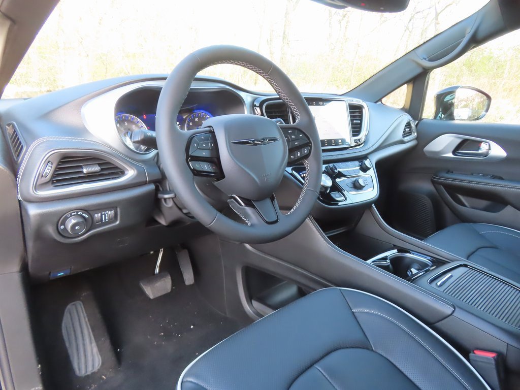 New 2026 Chrysler Pacifica Limited w/ S Appearance Package image 21