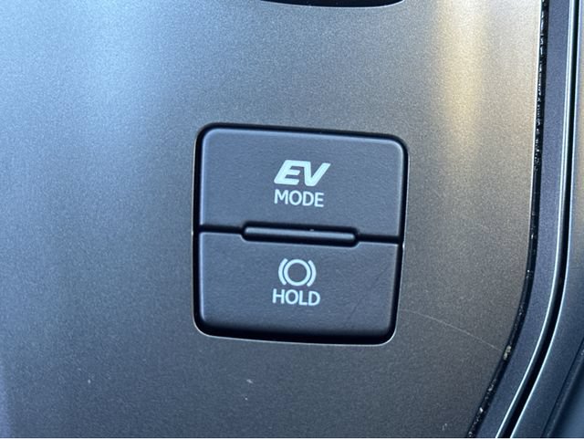 Certified 2025 Lexus UX 300h FWD w/ Accessory Package (Z2) image 31
