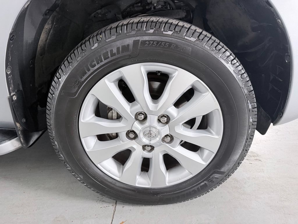 Used 2018 Toyota Sequoia Platinum AWD/4WD image 4