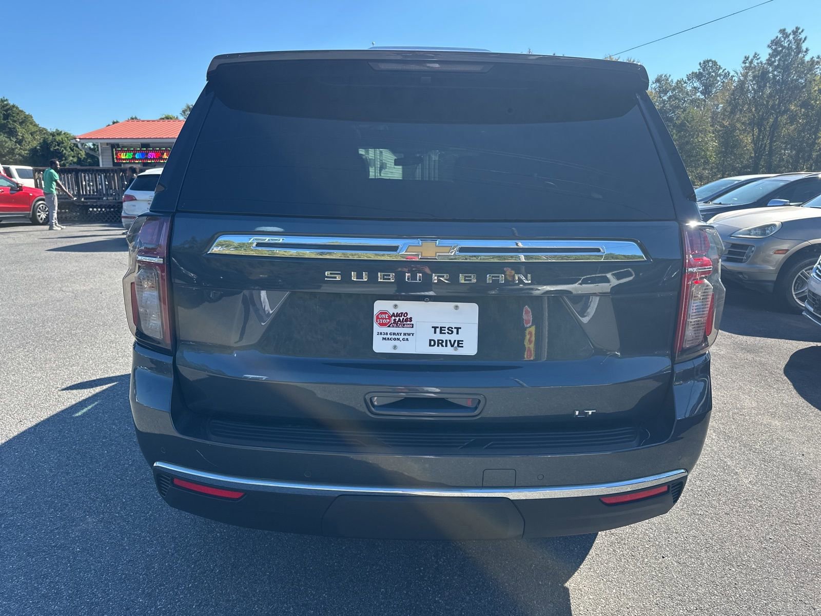 Used 2021 Chevrolet Suburban LT w/ LT Signature Package RWD image 5