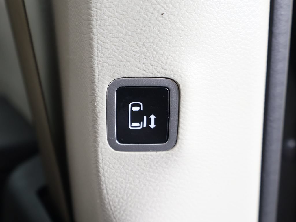 Used 2021 Chrysler Voyager Lxi FWD image 46