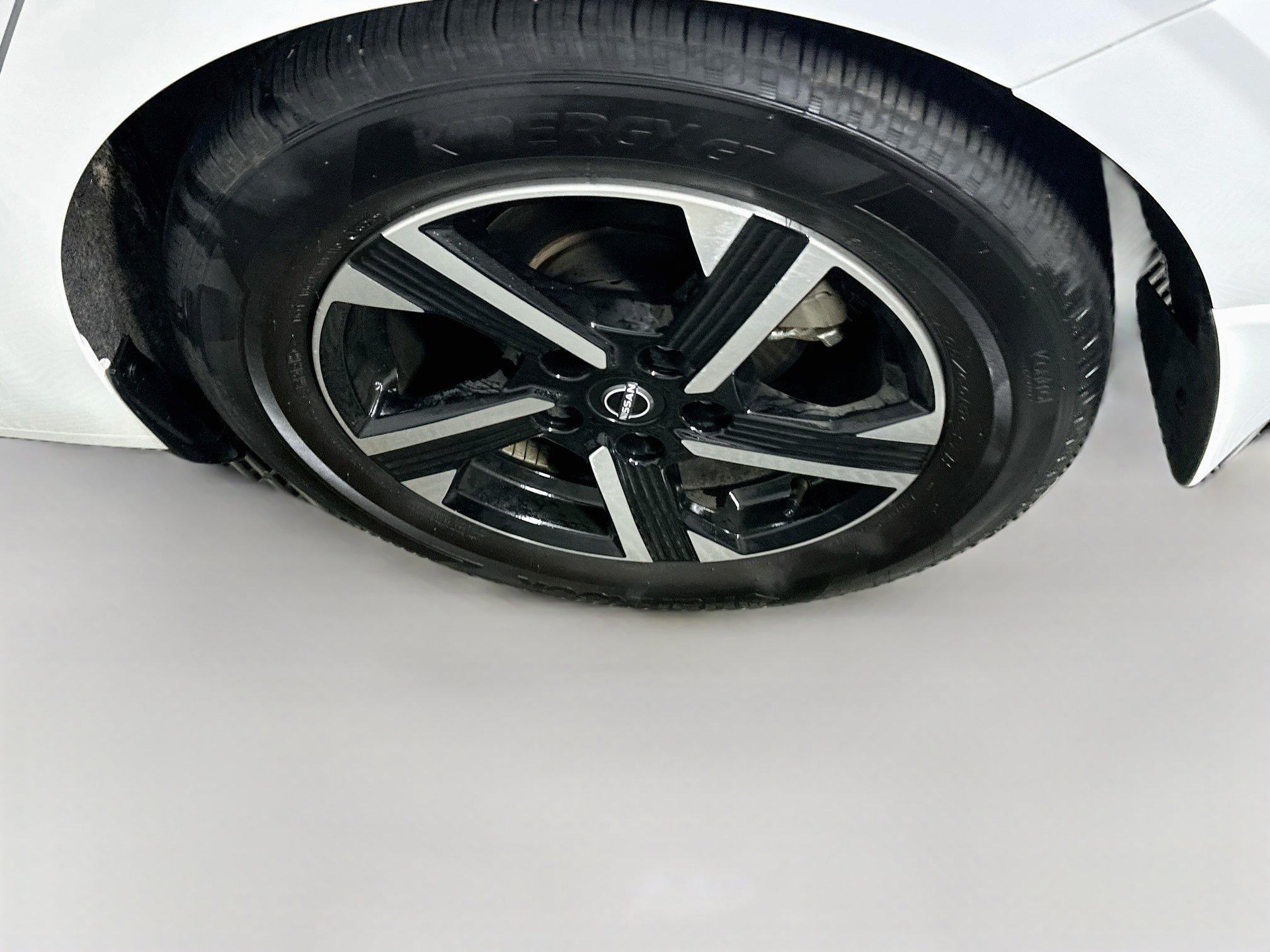 Used 2025 Nissan Sentra SV FWD image 11