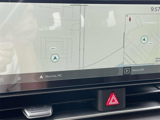 New 2026 Kia Carnival EX image 3