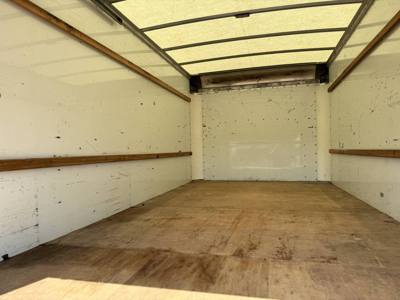 Used 2021 GMC Savana 3500 Extended w/ Power Convenience Package RWD image 23