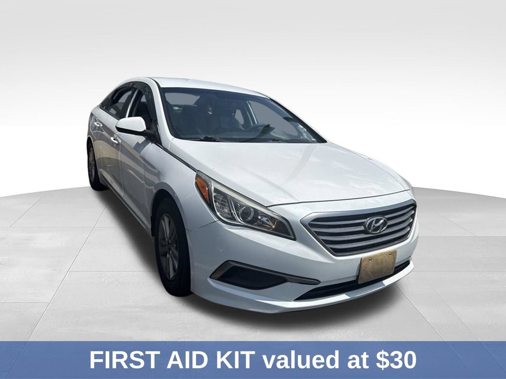 Used 2017 Hyundai Sonata SE w/ Cargo Package FWD image 6