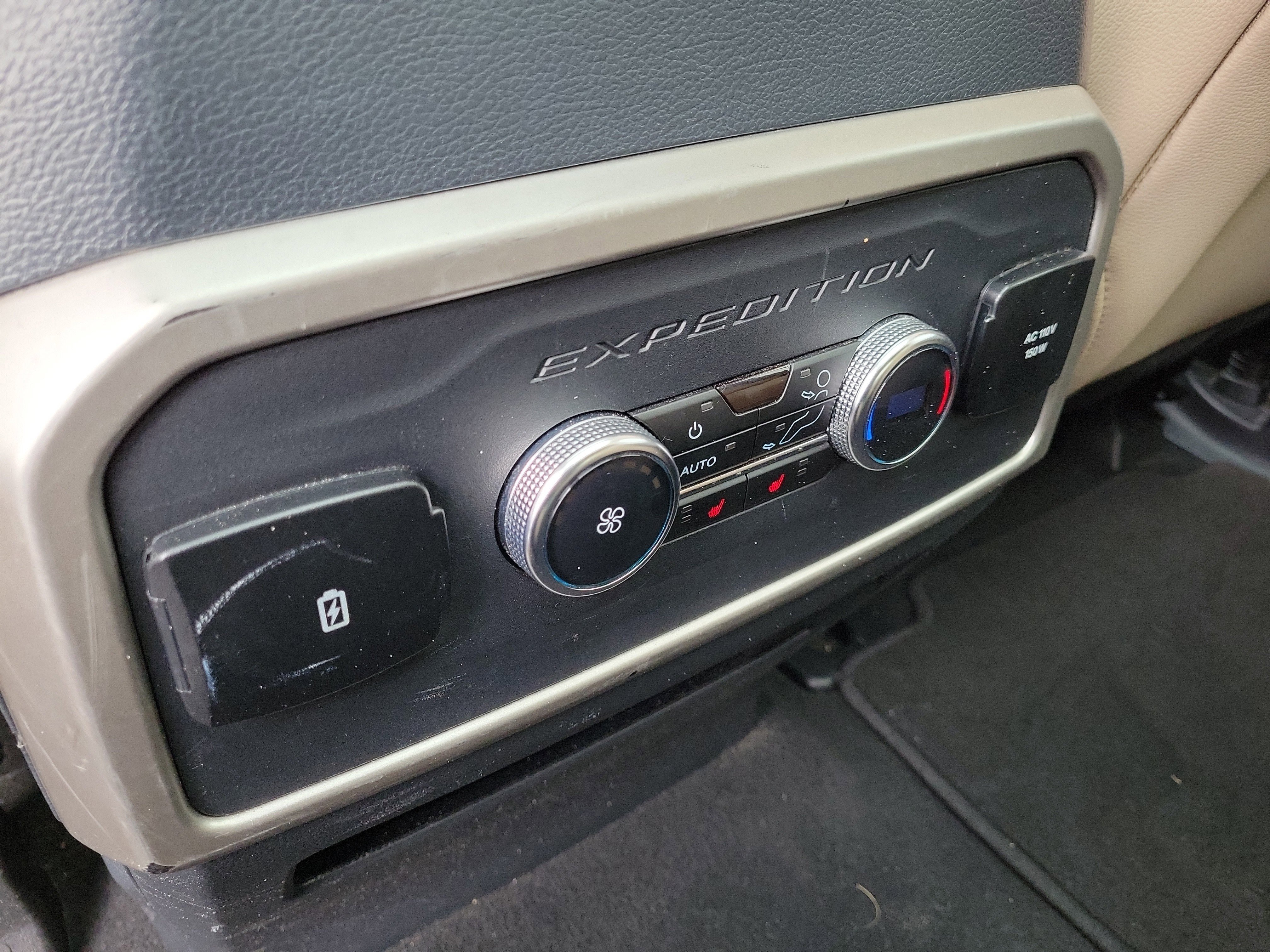 Certified 2024 Ford Expedition Limited image 13