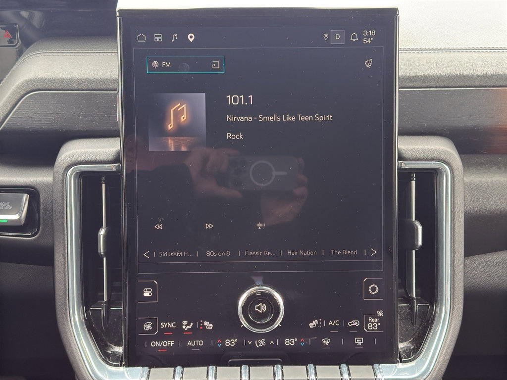 Used 2025 GMC Yukon XL Denali AWD/4WD image 28