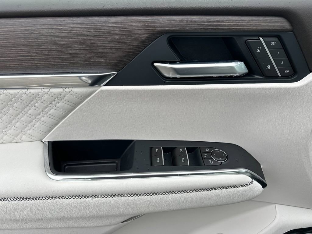 New 2026 GMC Acadia Denali w/ Super Cruise Package image 10