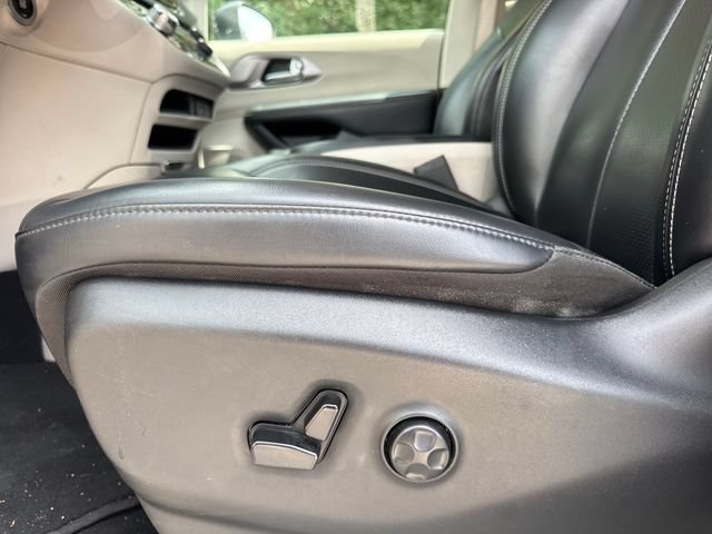Used 2023 Chrysler Pacifica Touring-L FWD image 15