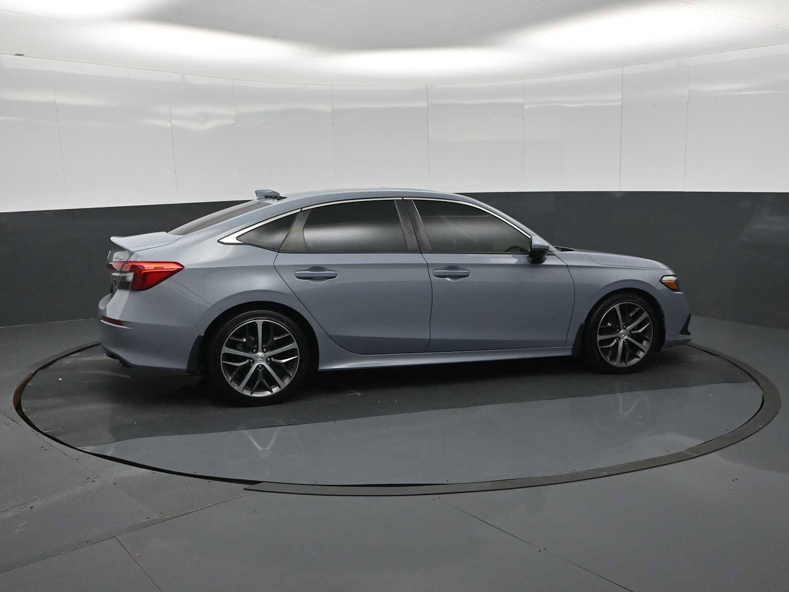Used 2022 Honda Civic Touring image 9