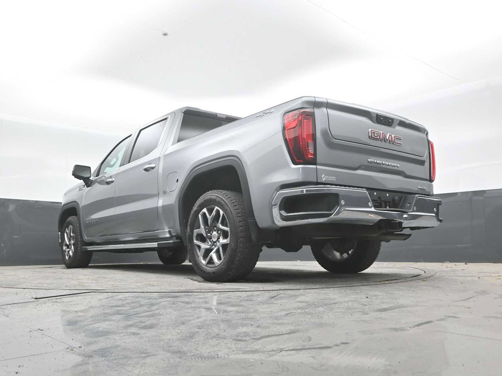 Used 2024 GMC Sierra 1500 SLT w/ SLT Premium Plus Package AWD/4WD image 24