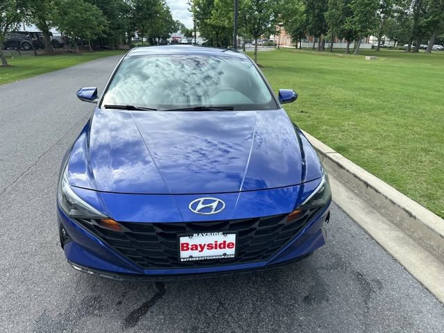 Used 2022 Hyundai Elantra SEL w/ Preferred Accessory Package FWD image 4