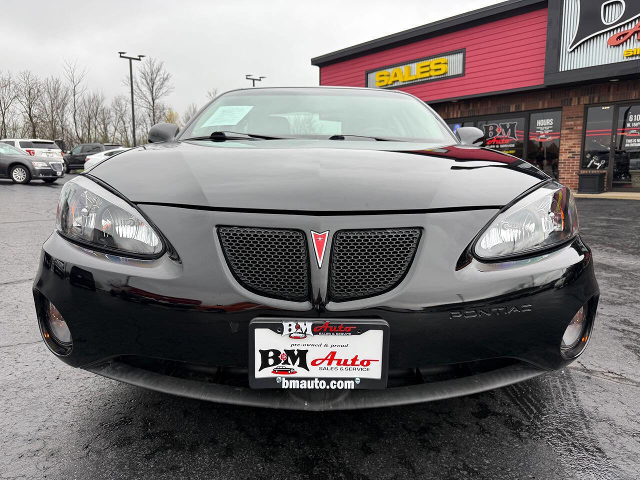 Used 2006 Pontiac Grand Prix w/ Sun And Sound Package image 2