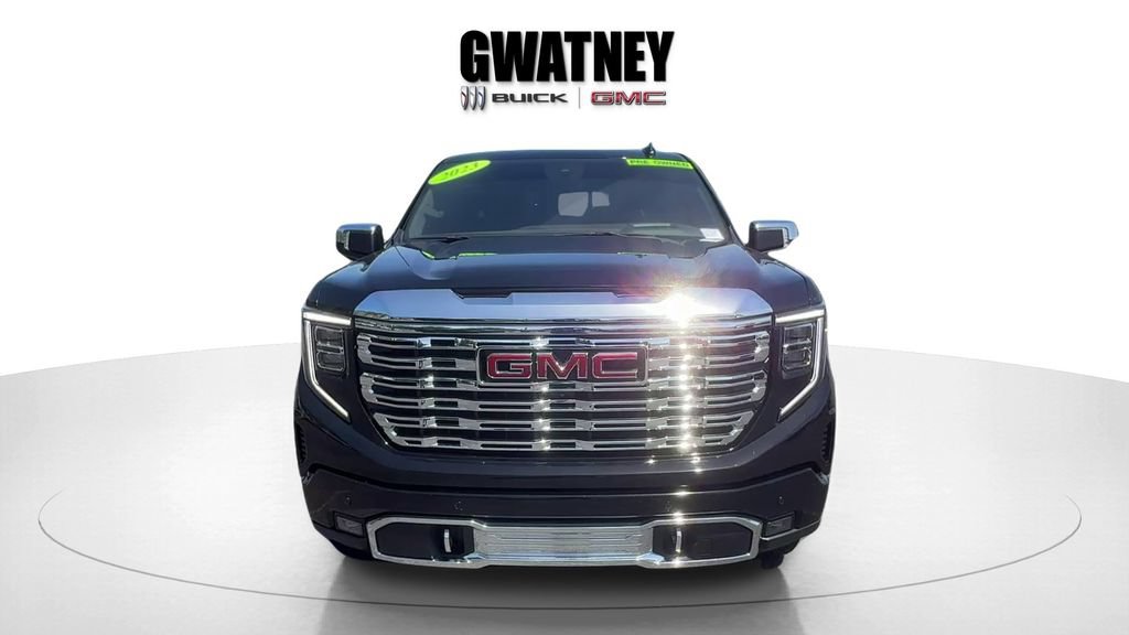 Used 2023 GMC Sierra 1500 Denali w/ Technology Package AWD/4WD image 2