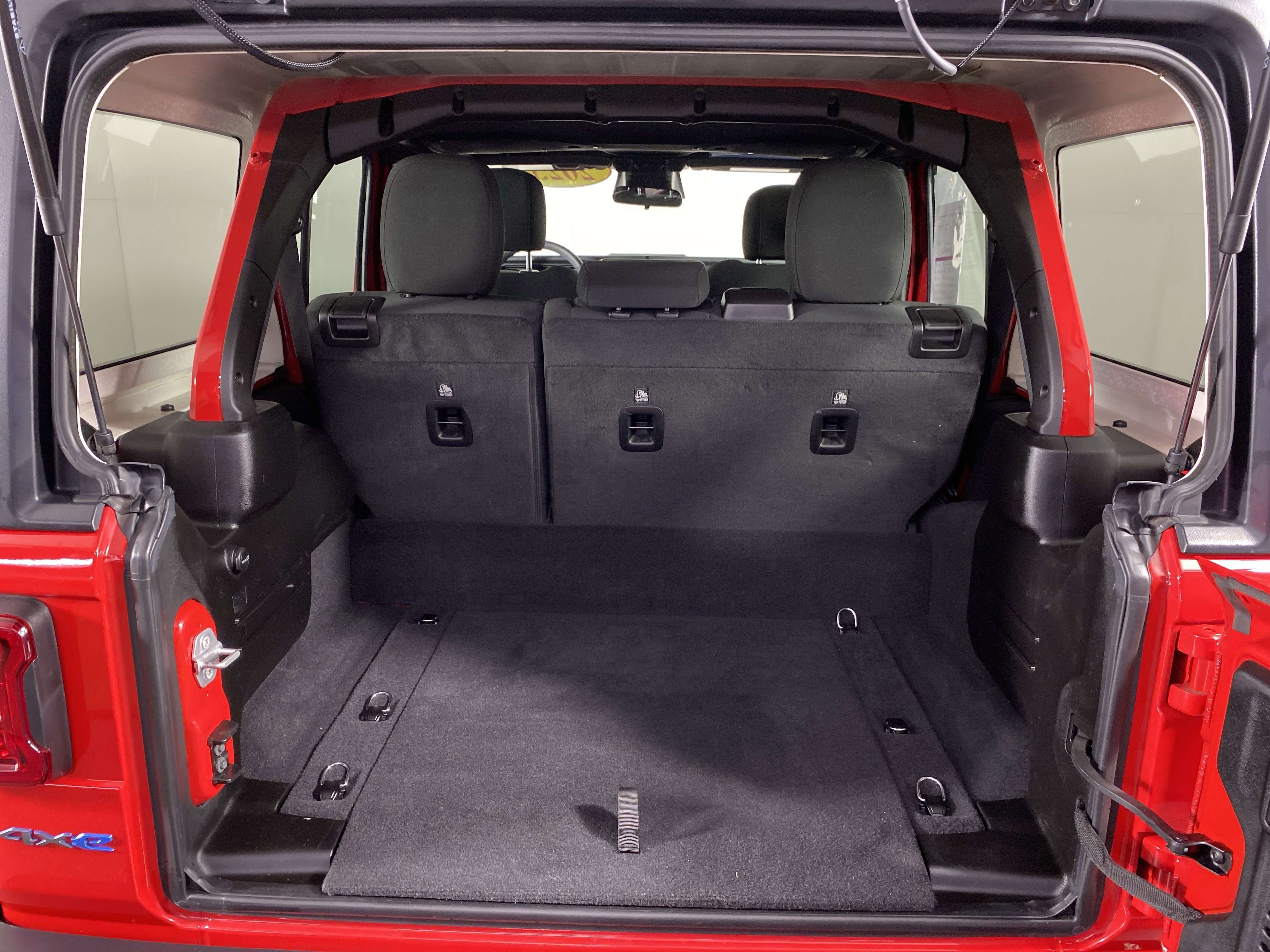 Used 2025 Jeep Wrangler Unlimited Rubicon 4xe w/ Convenience Group AWD/4WD image 32