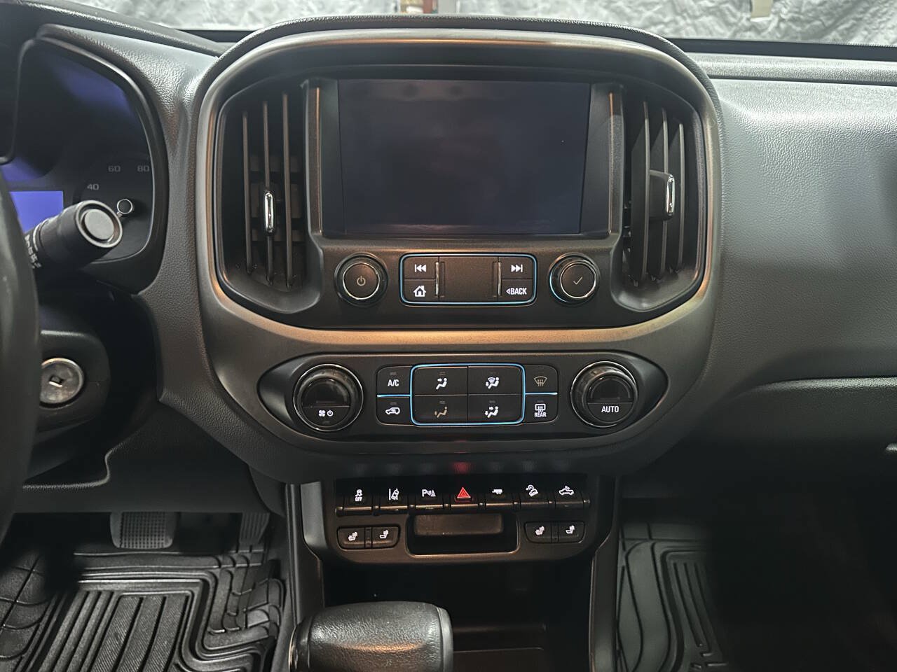 Used 2021 Chevrolet Colorado Z71 w/ Z71 Midnight Edition AWD/4WD image 12