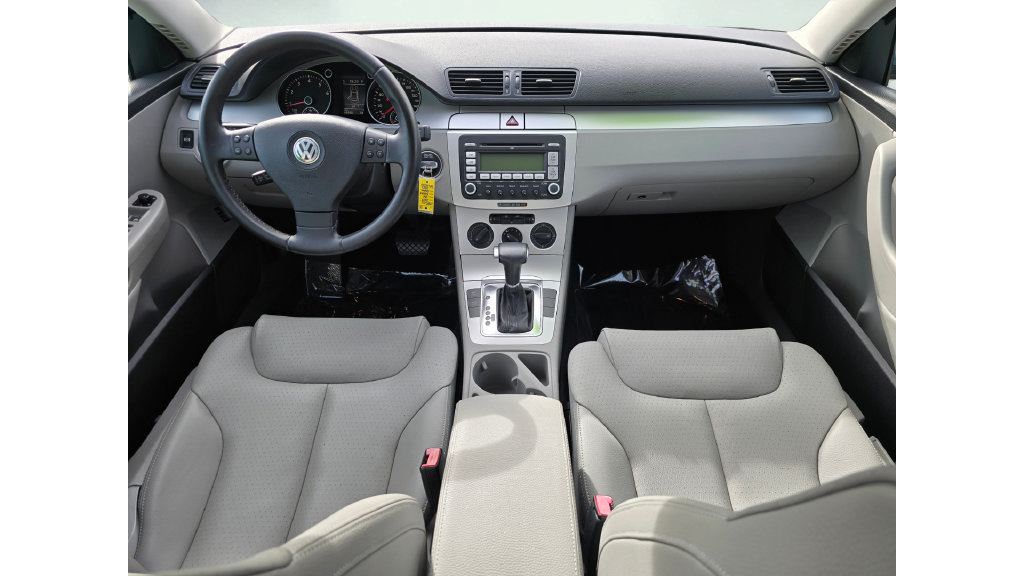 Used 2009 Volkswagen Passat Komfort FWD image 17