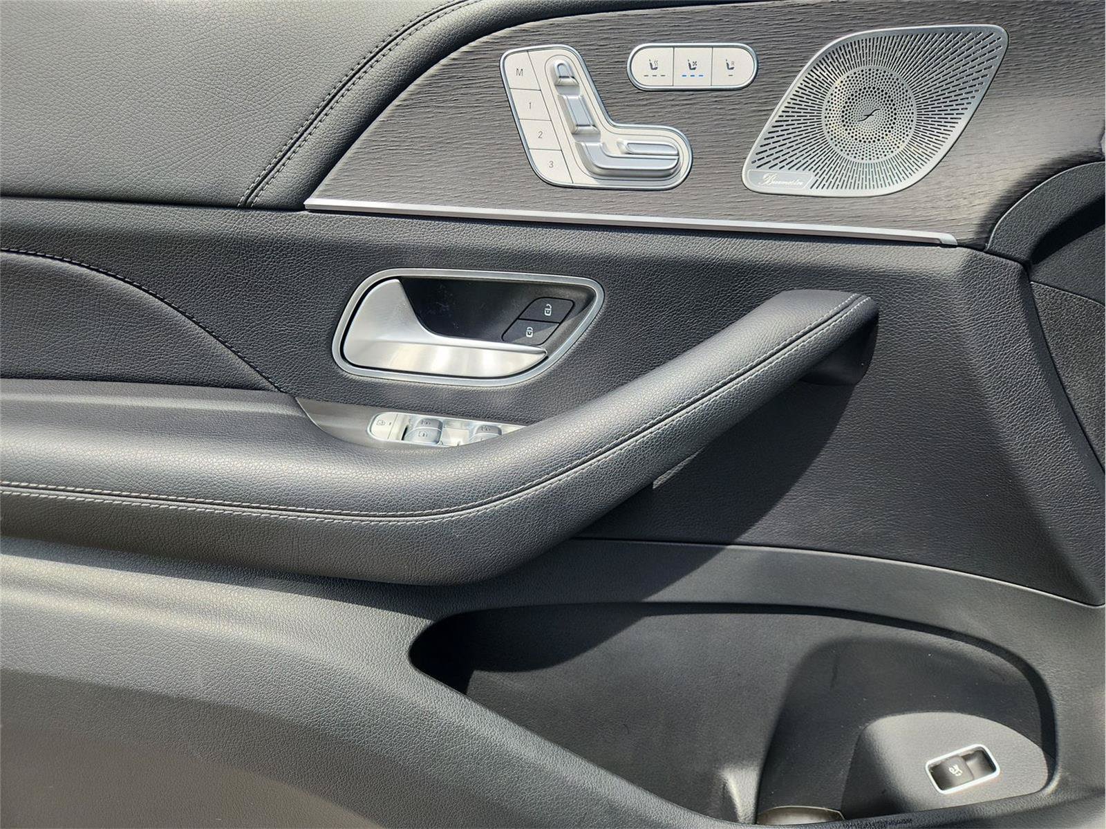 Used 2024 Mercedes-Benz GLE 350 4MATIC image 23