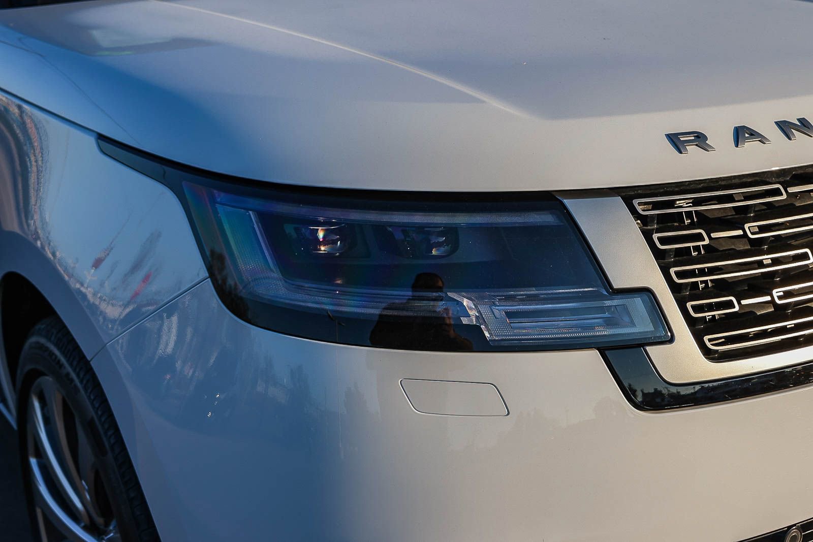 Certified 2025 Land Rover Range Rover SE image 15