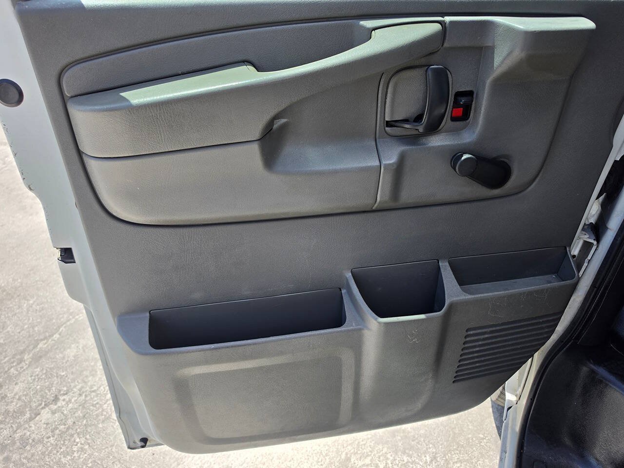 Used 2012 Chevrolet Express 2500 w/ Cold Climate Package RWD image 18