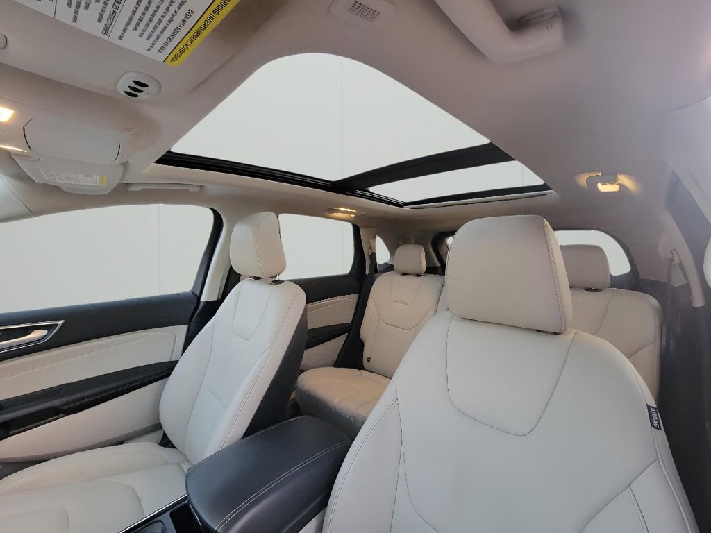 Used 2020 Ford Edge Titanium image 27