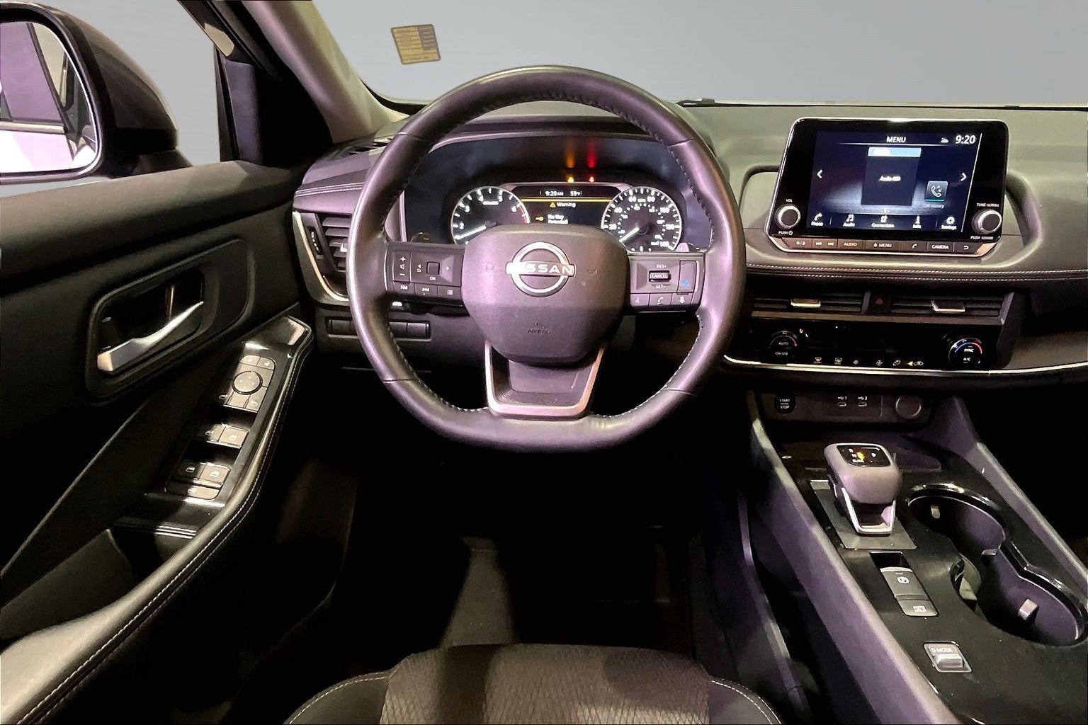 Used 2025 Nissan Rogue SV FWD image 8