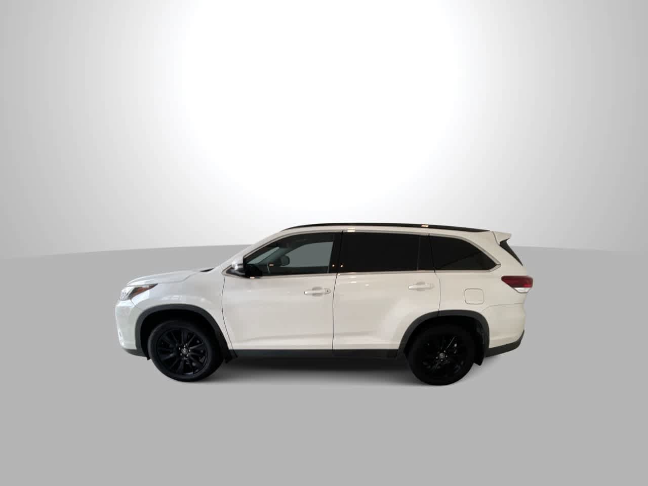 Used 2019 Toyota Highlander SE w/ Carpet Mat Package (TMS) AWD/4WD image 5