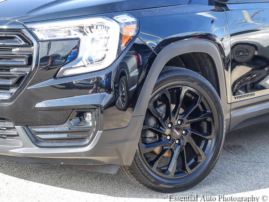 Certified 2023 GMC Terrain SLT w/ Elevation Edition AWD/4WD image 5