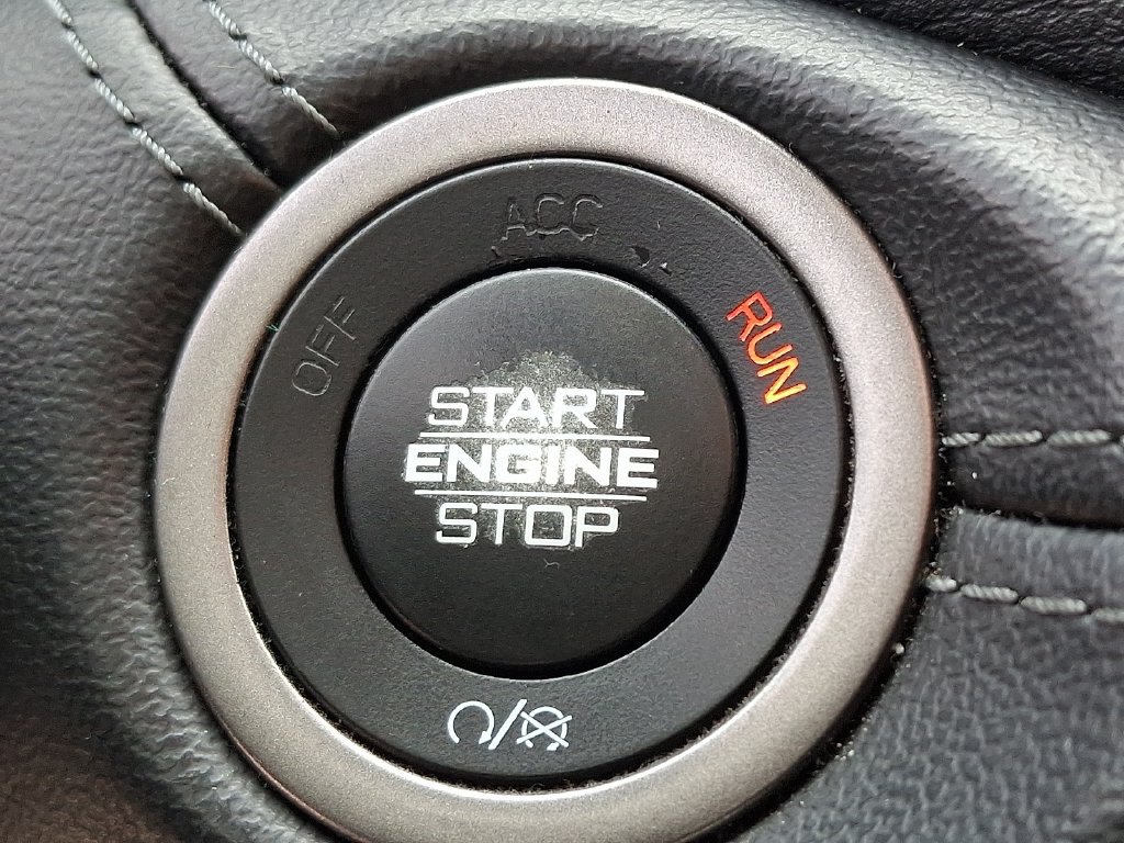 Used 2022 Dodge Durango SXT w/ Blacktop Package AWD/4WD image 24