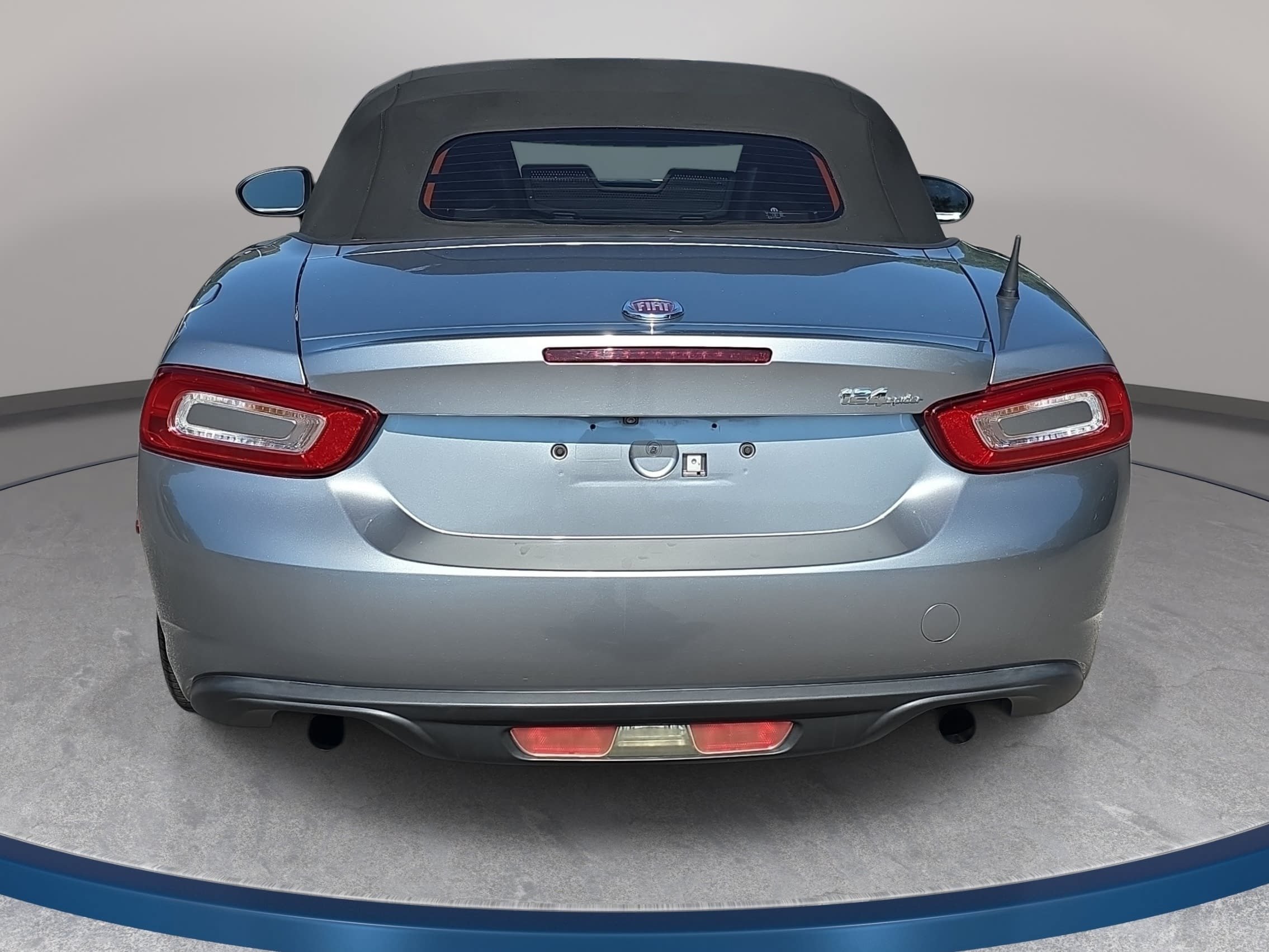 Used 2017 FIAT 124 Spider Classica RWD image 6