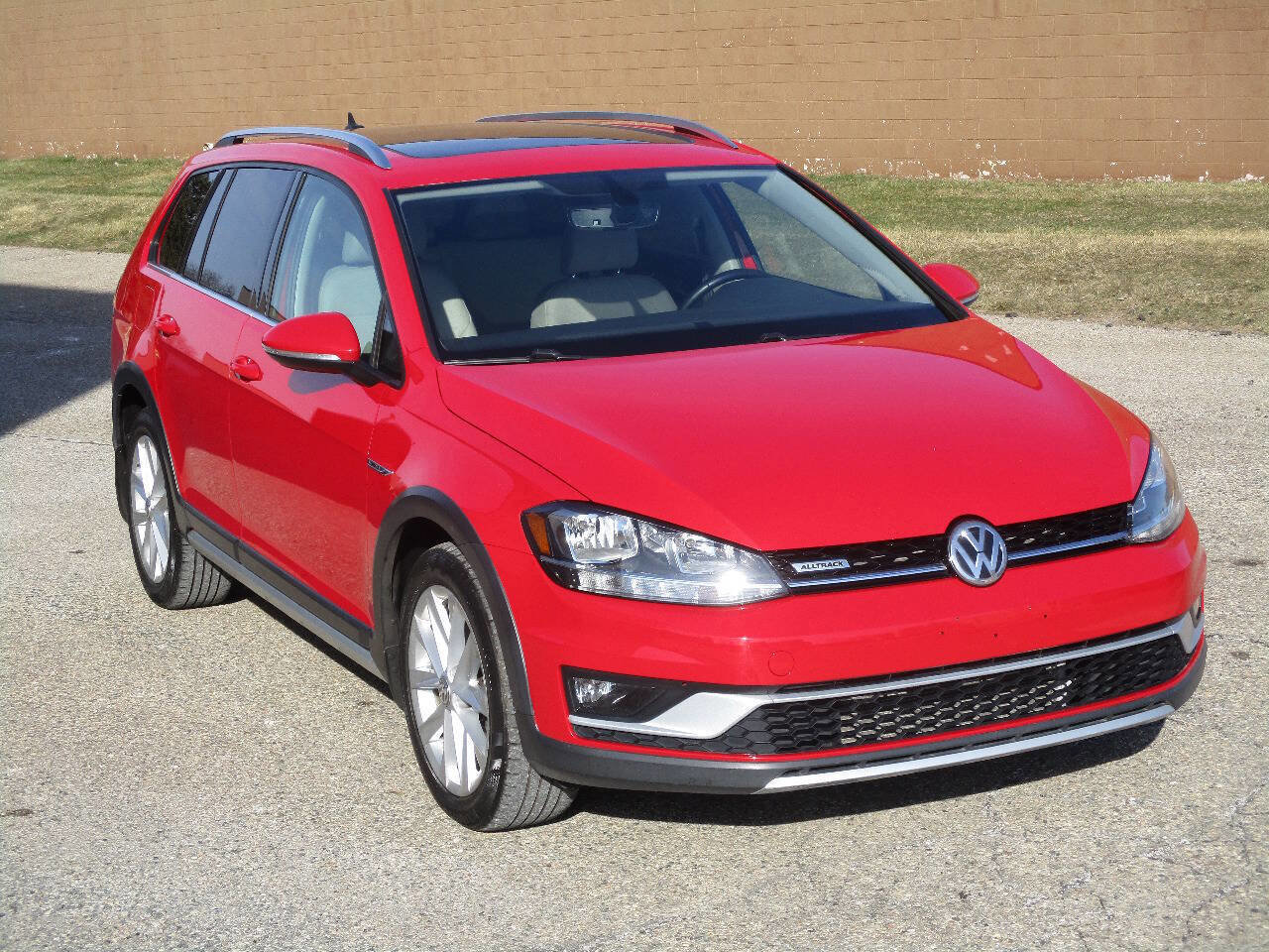Used 2018 Volkswagen Golf Alltrack SE image 9