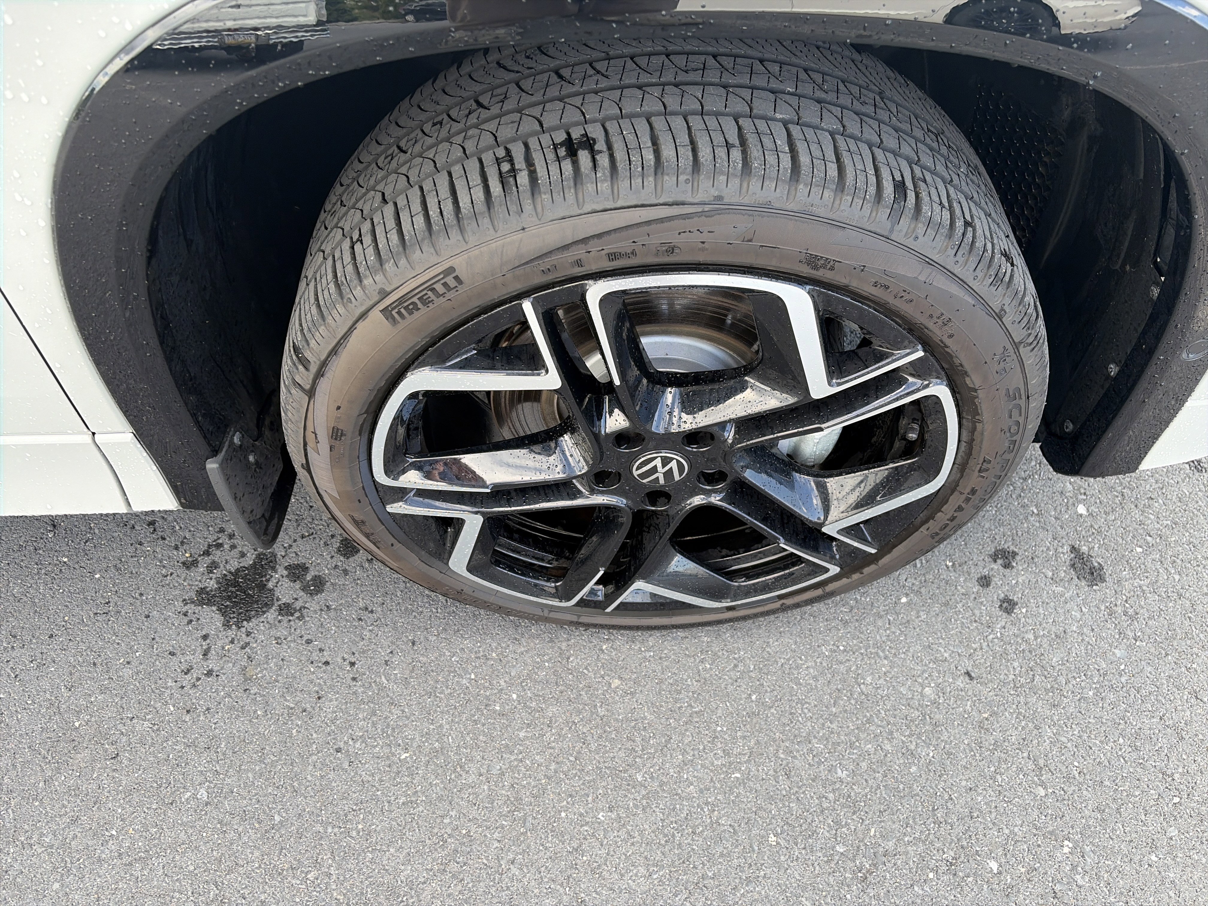 Used 2026 Volkswagen Tiguan SEL R-Line AWD/4WD image 18