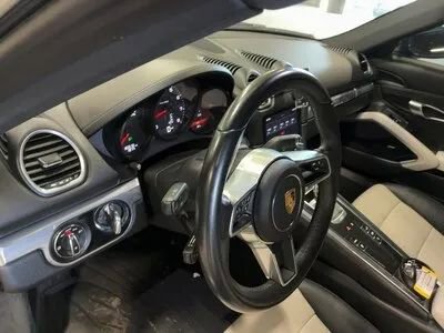 Used 2021 Porsche 718 Cayman image 2