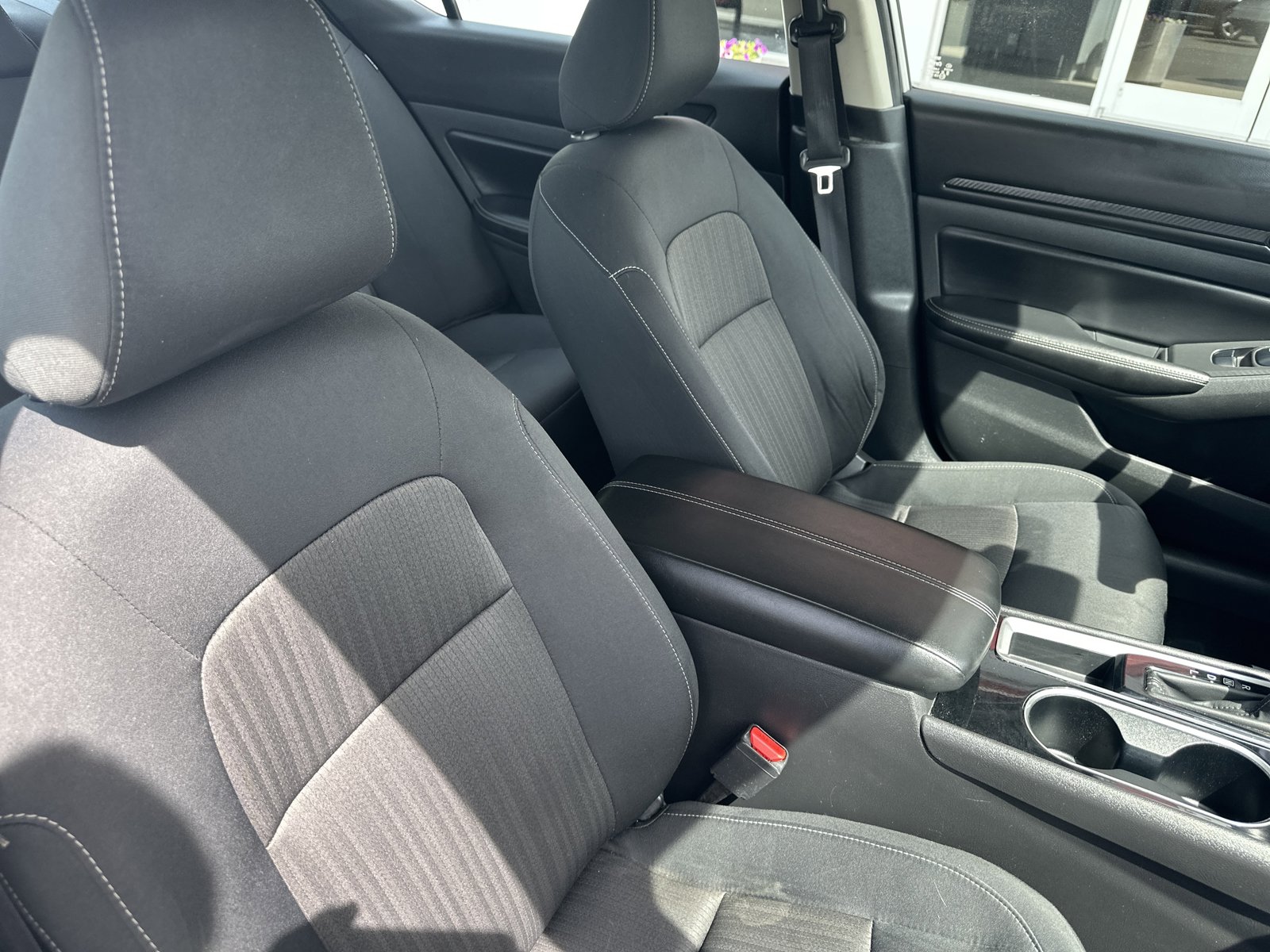 Used 2024 Nissan Altima 2.5 SV FWD image 27