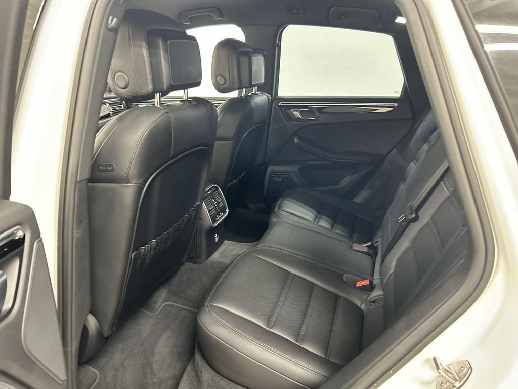 Certified 2022 Porsche Macan S AWD/4WD image 20