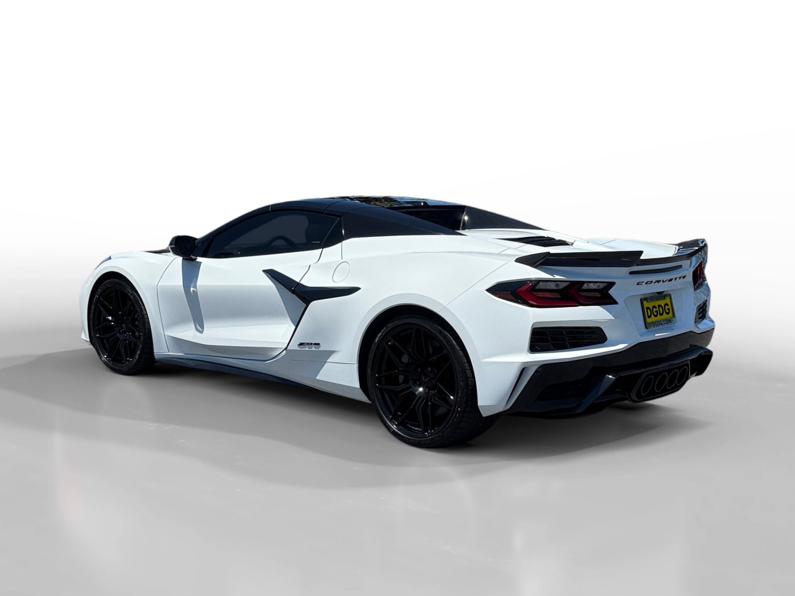 Used 2023 Chevrolet Corvette Z06 w/ LPO, Roadside Safety Package image 3